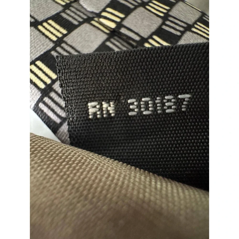 Perry Ellis Portfolio Mens Grey Black Geometric Silk Tie Made in USA 4 Inch Wide